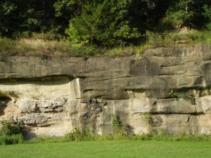 sandstone ledges along the creek in Ledges SP