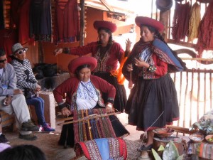 weavers at Chinchero