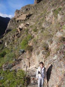 hiking up to the colca ruins