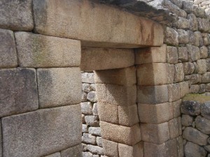 recessed doorways were used to signify important entrances such as to temples or royal living quarters in Incan cities