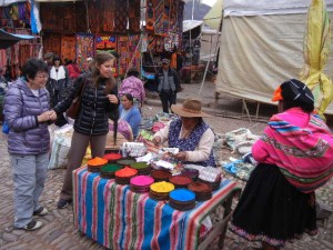 fabric dyes in the Pisac market