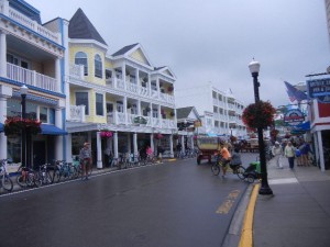 bike and horse traffic only on Mackinac Island streets